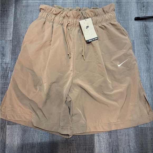 Nike Pants - Women’s Nike shorts